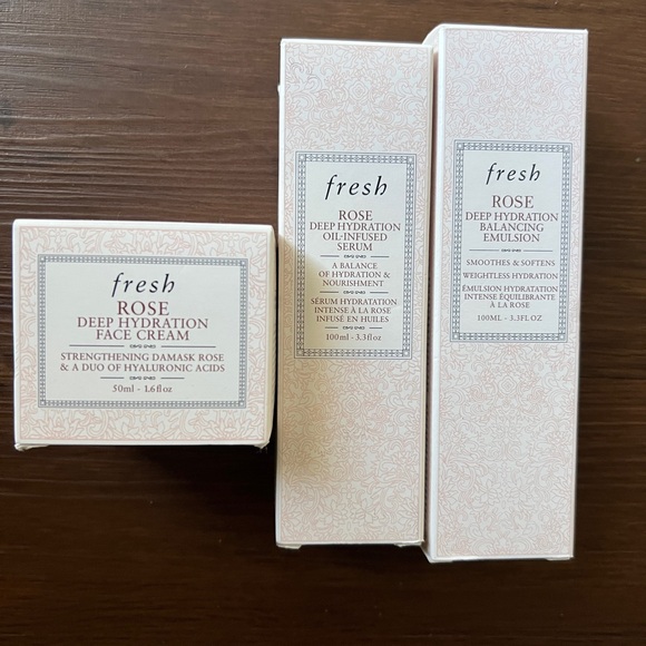Fresh Rose Deep Hydration Skincare Set - Picture 1 of 9